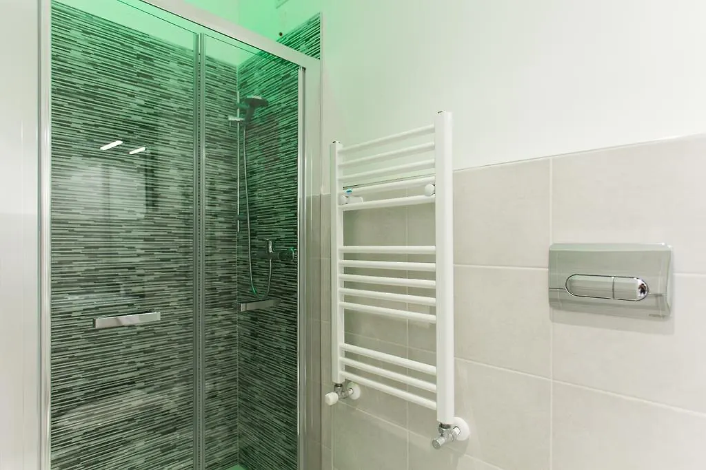 4Rooms Milano 0*, Милан Италия