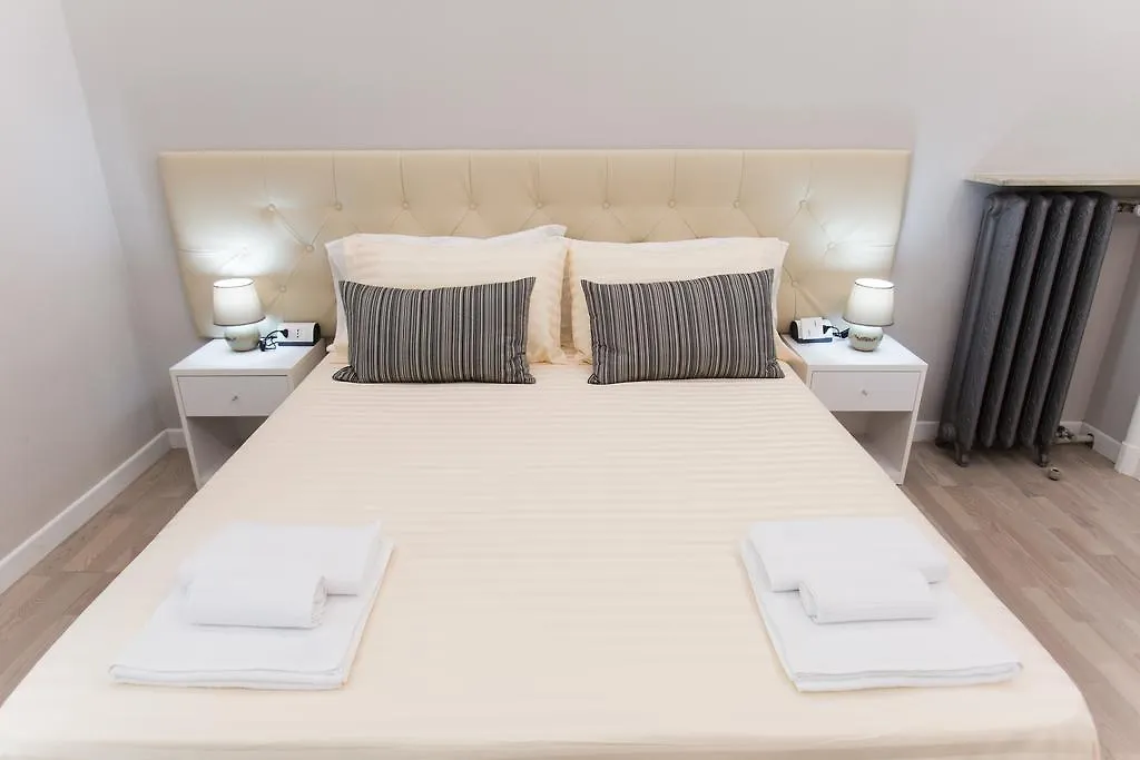 Guest house 4Rooms Milano Italy